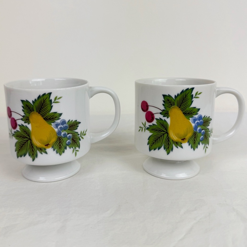 Vintage Pedestal Fruit Mugs Made in Japan (2)